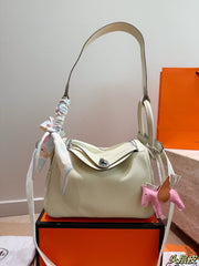 Hermès Lindy 26 Macaron Blue Handbag