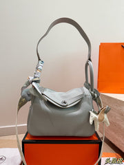 Hermès Lindy 26 Macaron Blue Handbag