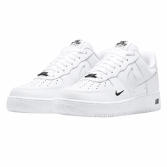 White Men's Air Force 1 '07 LV8 Sneakers