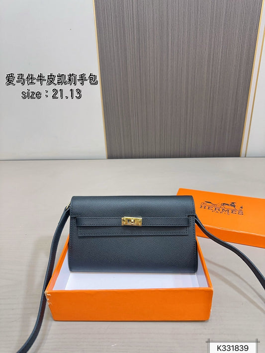 Leather Hermès Kelly handbag with box