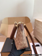 Coach bag |  The mini hobo bag is just too adorable!