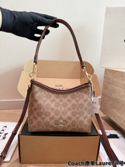 Coach bag |  The mini hobo bag is just too adorable!